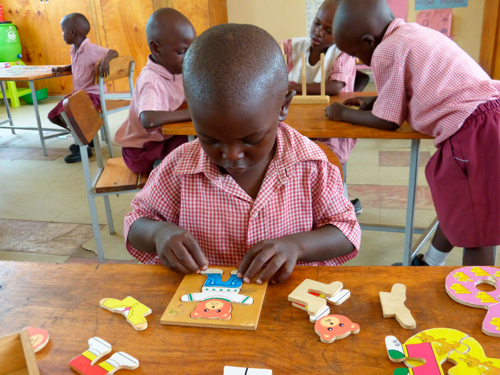 schoolkinderen in kenia